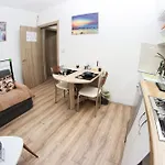 Fantazy Main Square アパート *