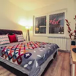 Fantazy Main Square アパート *