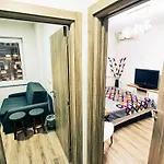 アパート Fantazy Main Square スコピエ