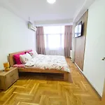 アパート Fantazy Main Square スコピエ