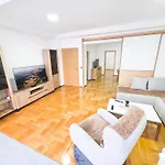 Fantazy Main Square Free Parking Apartment *