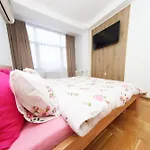 Fantazy Main Square Free Parking Apartment Skopje