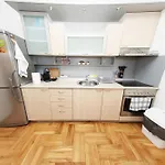 Apartment Fantazy Main Square Free Parking