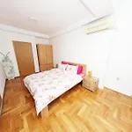 Fantazy Main Square Free Parking Apartment