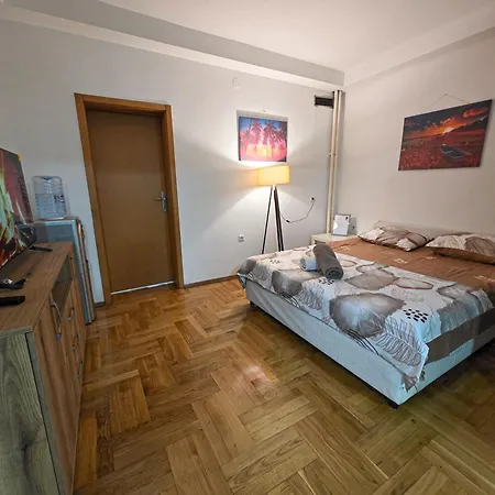 Fantazy Main Square Free Parking Apartment Skopje