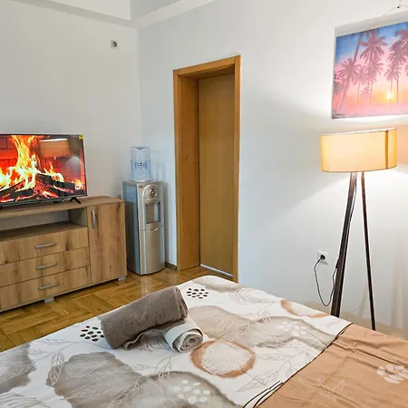 Fantazy Main Square Free Parking Apartment Skopje